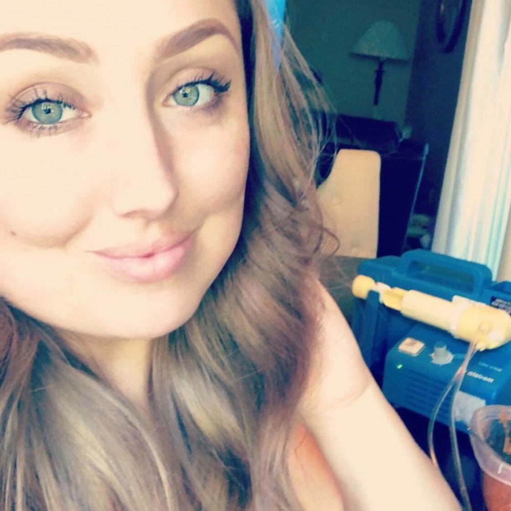 Meet your Posher, Ezonica